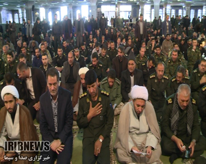 قرائت زیارت ازبعید ‌پیامبر(ص) درمصلی امام خمینی (ره) شهرکرد+فیلم