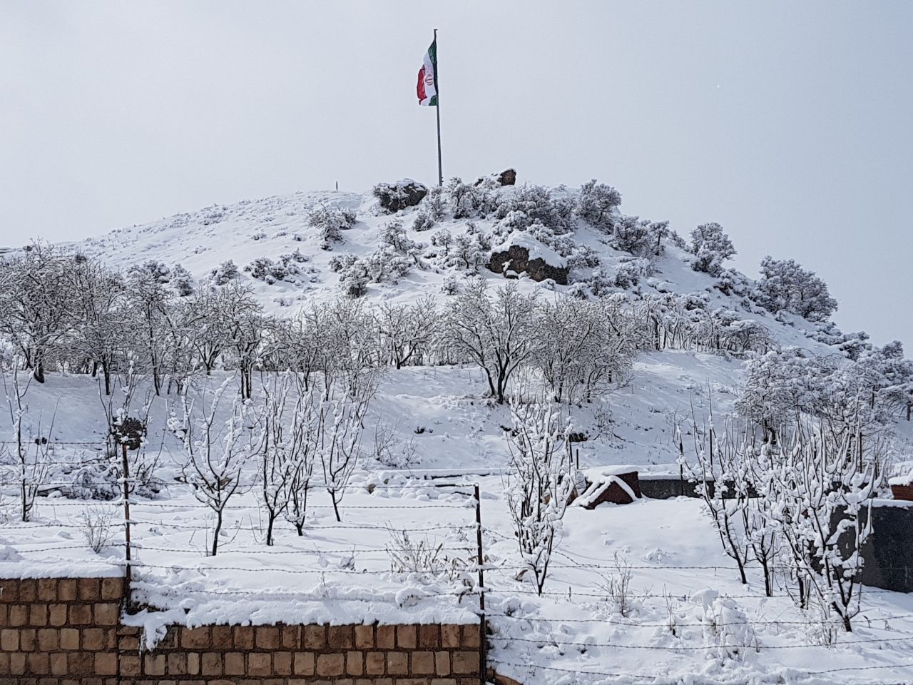 مسدود شدن راه ارتباطی ۱۱۷ روستای شهرستان دالاهو بر اثر بارش برف