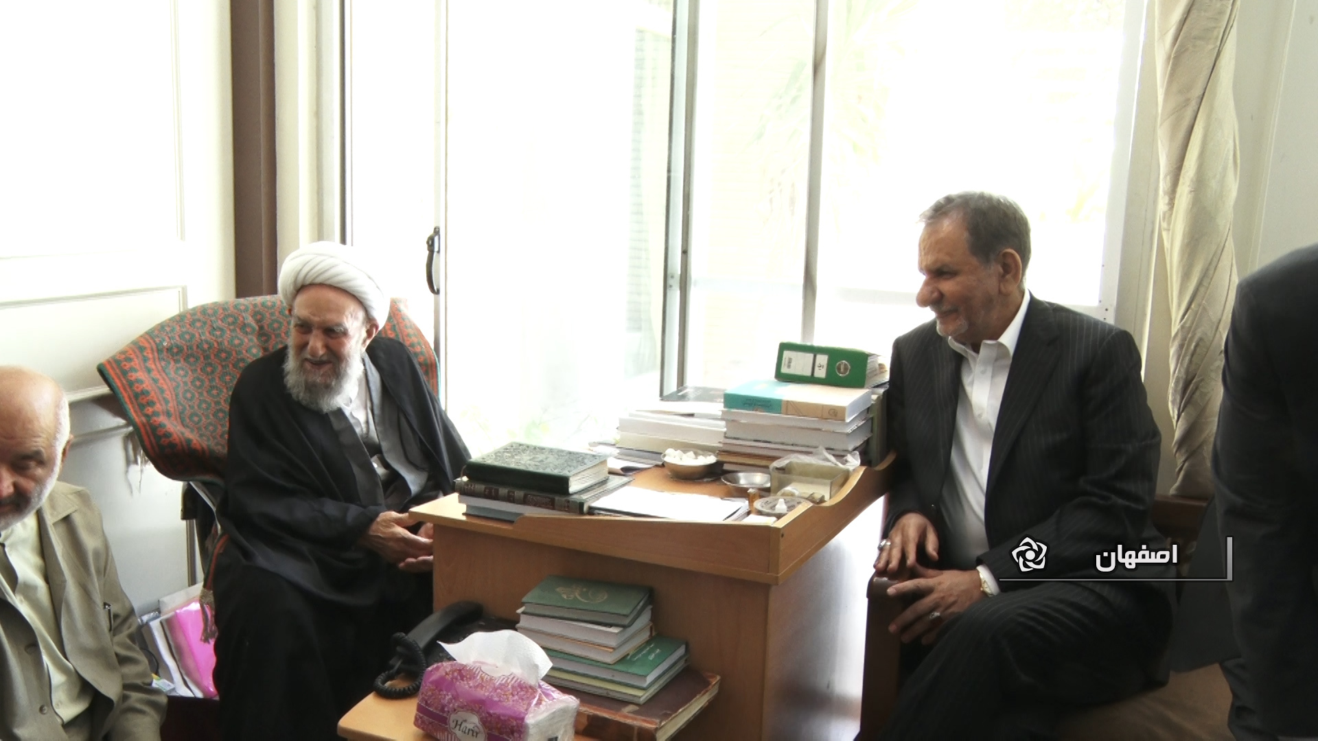 دیدار جهانگیری با آیت الله ناصری از استادان اخلاق حوزه علمیه