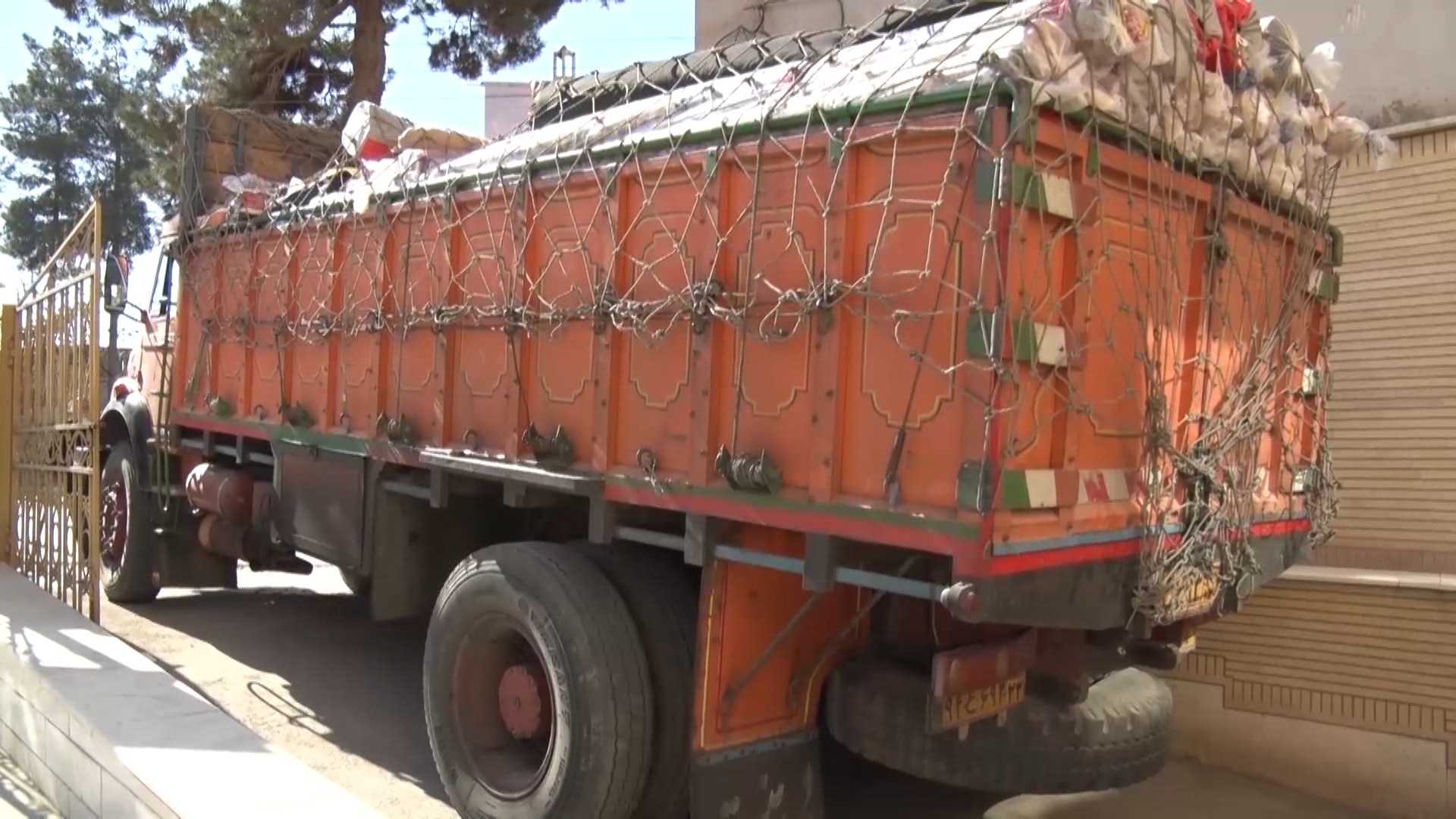 کمک بیش از 5 میلیارد و 300 میلیون ریالی خیران آران و بیدگلی به سیل زدگان کمک بیش از 5 میلیارد و 300 میلیون ریالی خیران آران و بیدگلی به سیل زدگان