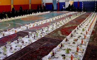 اطعام 300 نفر از ایتام خوسف