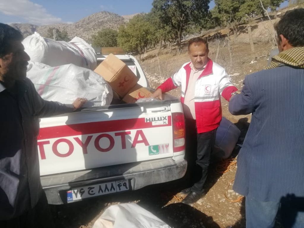 امدادرسانی هلال احمر به خسارت دیدگان بارش اخیر دردیشموک