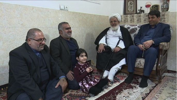 دیدار امام جمعه با خانواده شهدا دیدار امام جمعه با خانواده شهدا