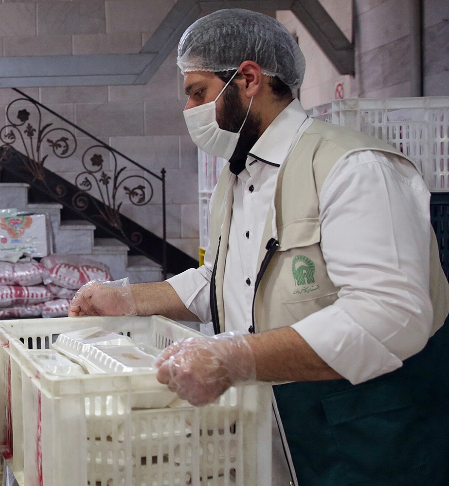 توزیع بیش از 70 هزار پرس غذای گرم میان دانش آموزان حاشیه شهر مشهد