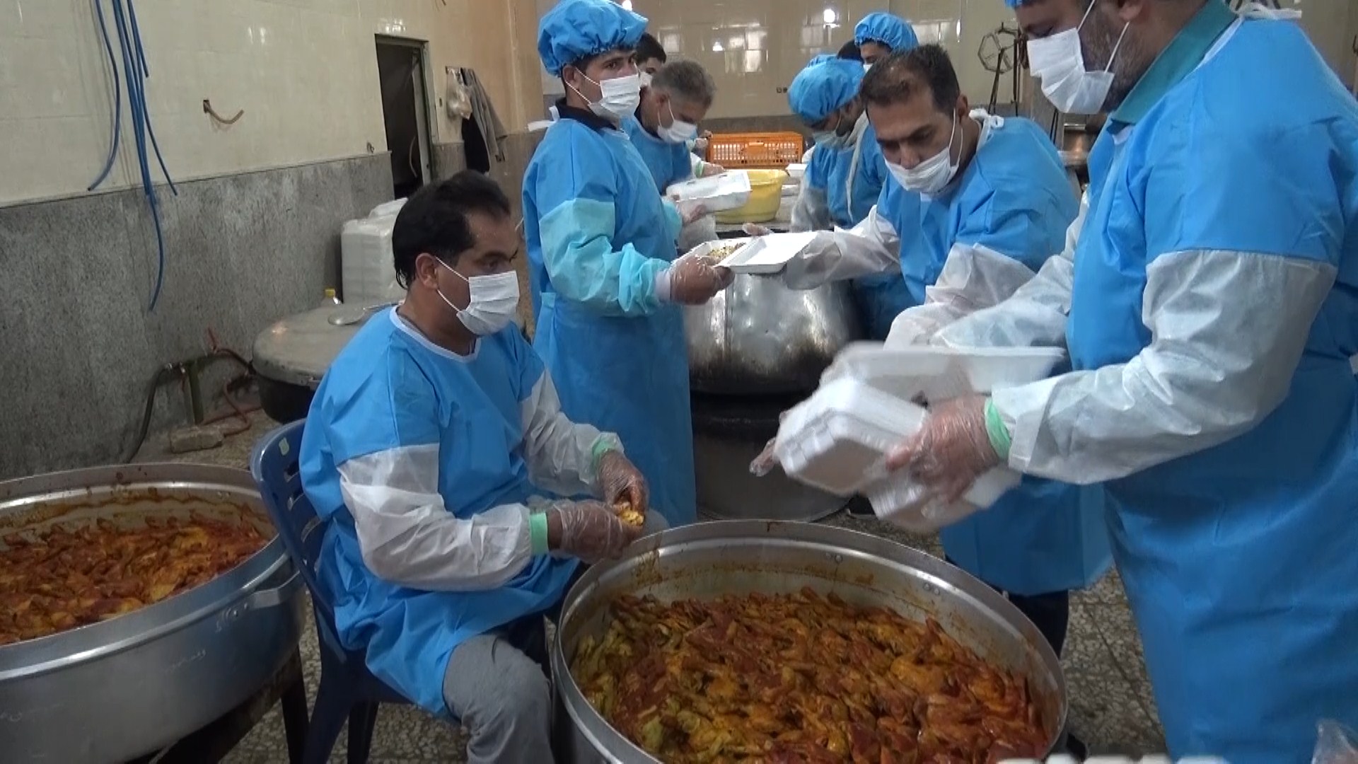 توزیع ۱۰ هزار و ۲۰۰پرس غذای گرم و سبد غذایی بین نیازمندان کاشان و شهرضا توزیع ۱۰ هزار و ۲۰۰پرس غذای گرم و سبد غذایی بین نیازمندان کاشان و شهرضا