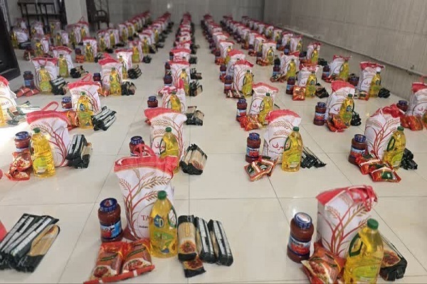 توزیع بیش از ۱۰ هزار بسته معیشتی از سوی هلالاحمر آذربایجانغربی توزیع بیش از ۱۰ هزار بسته معیشتی از سوی هلالاحمر آذربایجانغربی