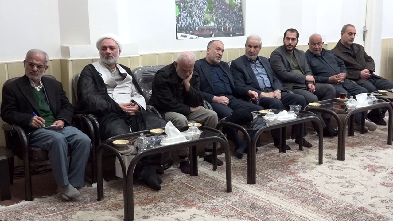 هدف نخست استکبار جهانی از بین بردن ایمان ملت است