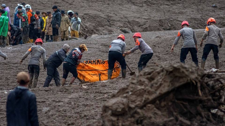 شمار کشته‌شدگان رانش زمین در اندونزی به ۳۴ نفر رسید