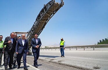 اجرای طرح بهسازی و روکش آسفالت آزادراه تبریز - زنجان