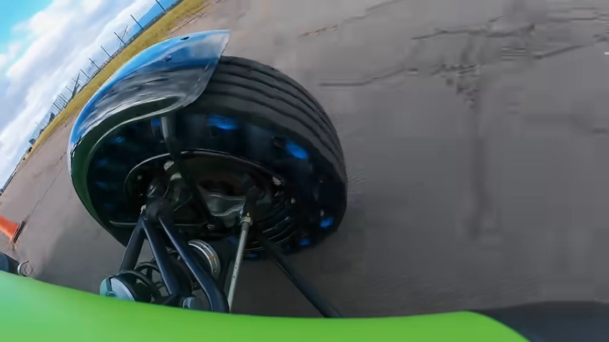 طراحی تایر بدون هوا بدون نیاز به پنچرگیری