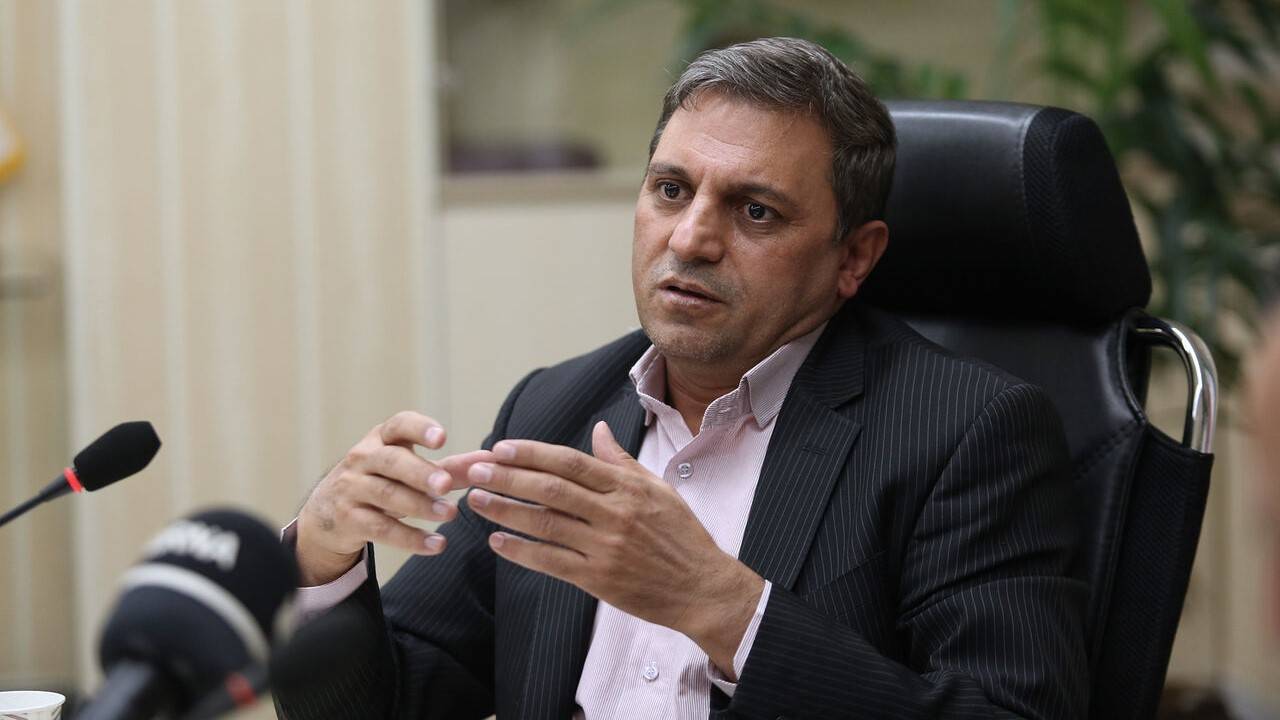 مدیر عامل سازمان مدیریت صنعتی گفت: سیاست کلی این سازمان حمایت از شرکت هایی است که تلاش کردند با آموزش نیروی انسانی، استفاده از تجهیزات به روز، استفاده از دانش بنیان ها و فناوری ها و مدیریت کارآمد برتر شوند، باید مورد حمایت دولتی قرار گیرند.