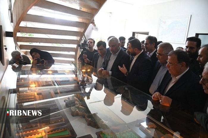 راه حل توسعه منطقهای و کاهش بیکاری، کمک به بخش خصوصی است راه حل توسعه منطقهای و کاهش بیکاری، کمک به بخش خصوصی است