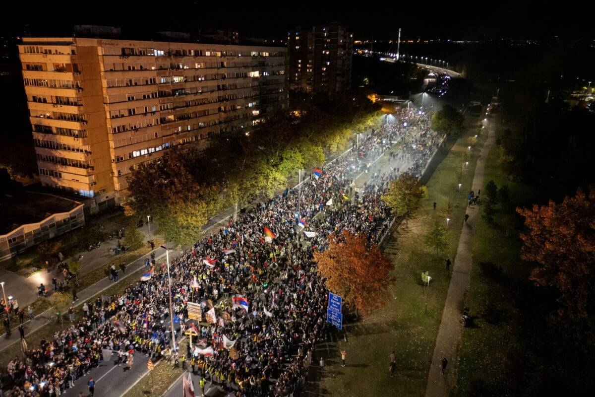 تظاهرات مخالفان رئیس جمهور صربستان تظاهرات مخالفان رئیس جمهور صربستان