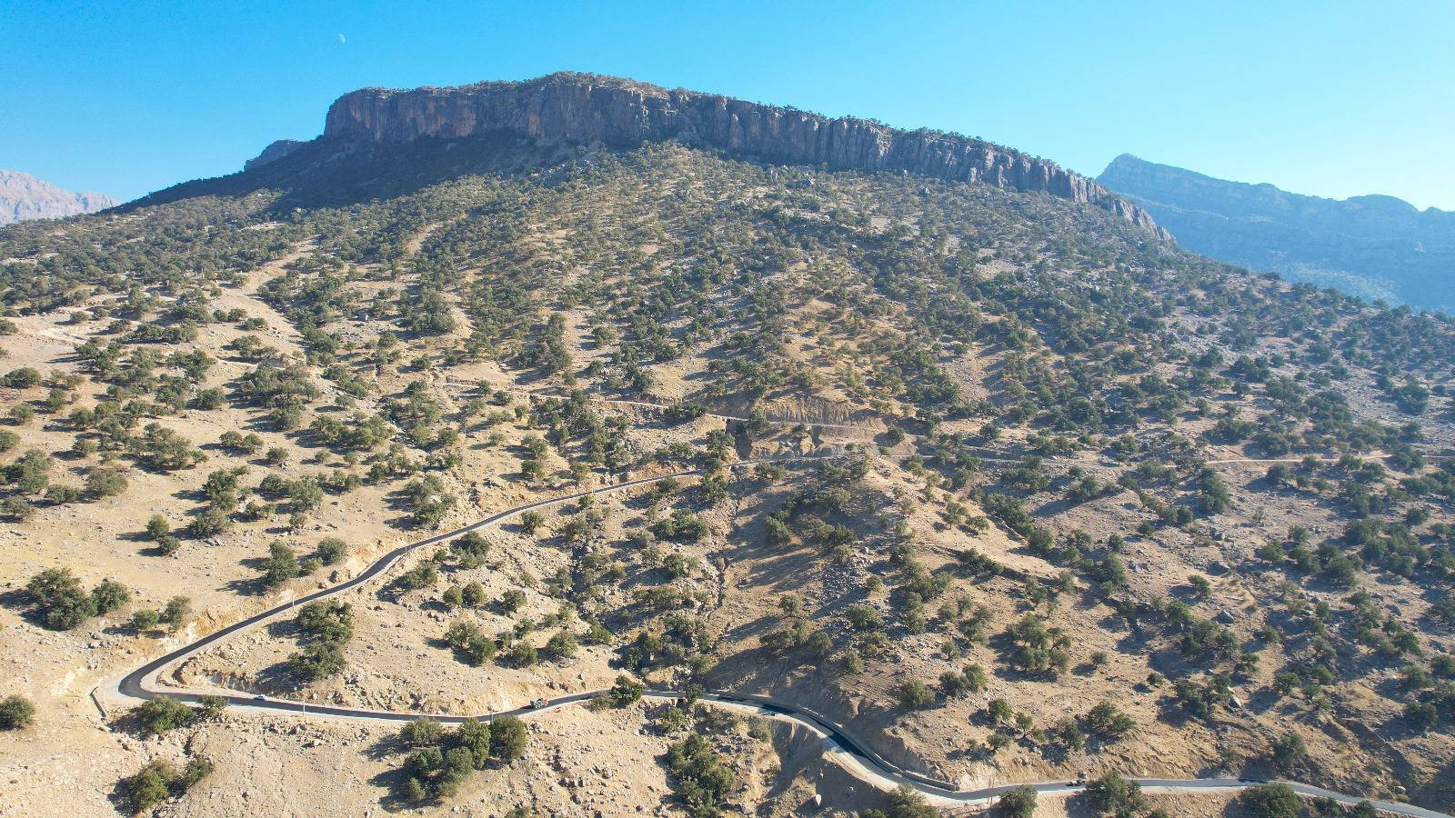 آسفالت بخشی از محور سخت گذر کفمه اندیکا