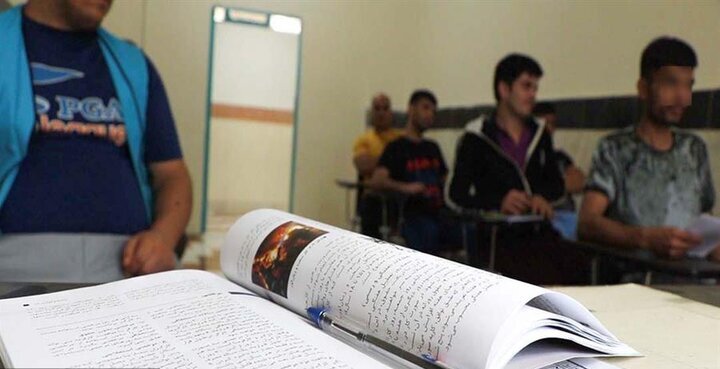 موفقیت ۱۱ زندانی ندامتگاه قزلحصار در مقطع کارشناسی و ارشد