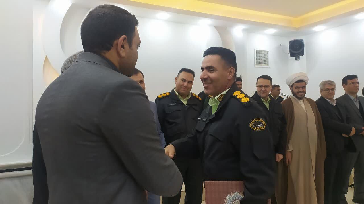 معرفی فرمانده جدید انتظامی شهرستان باروق معرفی فرمانده جدید انتظامی شهرستان باروق