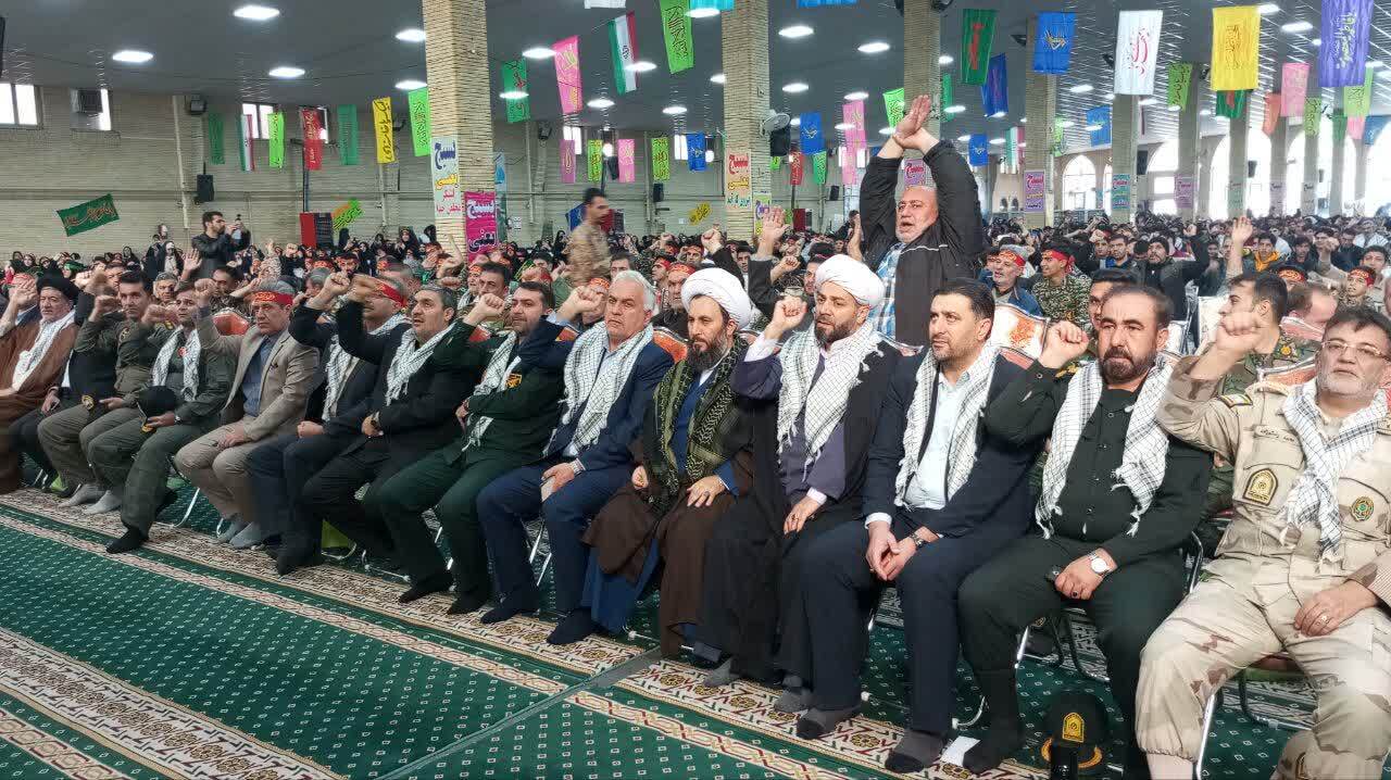 آیین اقتدار بسیج در مصلای امام خمینی رحمتالله علیه خوی آیین اقتدار بسیج در مصلای امام خمینی رحمتالله علیه خوی