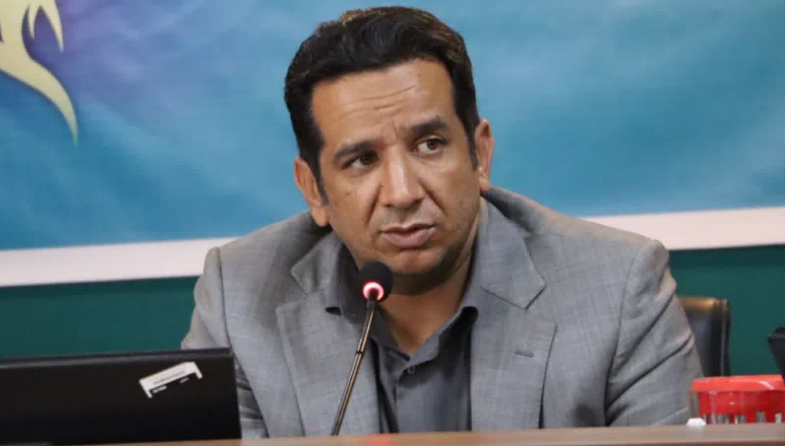 مدارس تا حد امکان از تغییر سالانه رنگ و مدل لباس فرم خودداری کنند